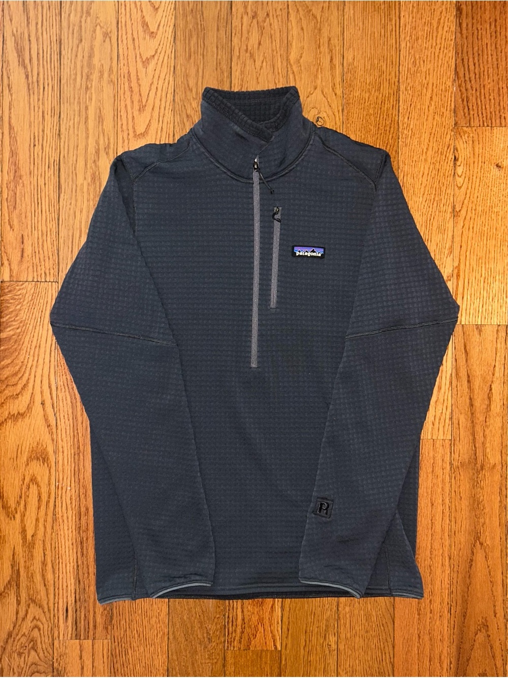 Patagonia R1 1/2 Zip Pullover Size Medium